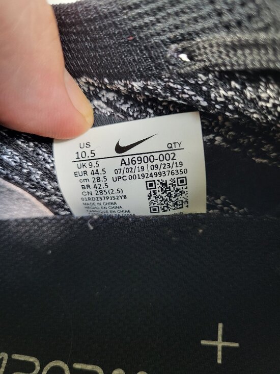 Nike Air VaporMax Flyknit 3 Sneaker Mens 10.5 | AJ6900-002 main image 4